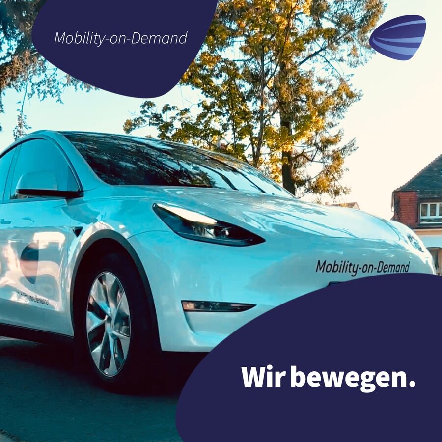 Ein modernes Elektroauto von Mobility-on-Demand parkt in einer sonnigen Umgebung. | © Timo Bertram-Breuer